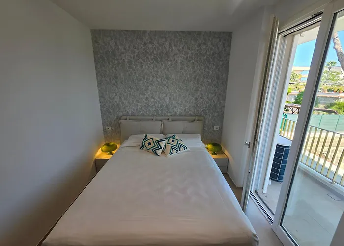 M4ree Seaside & Relax * バーリ